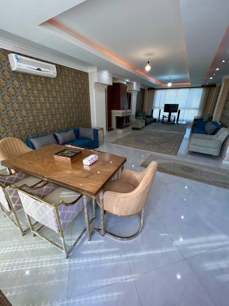 ویلا سرسره آبی