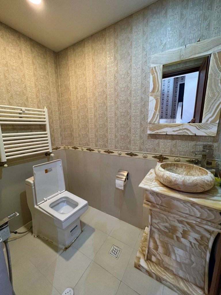 ویلا سرسره آبی