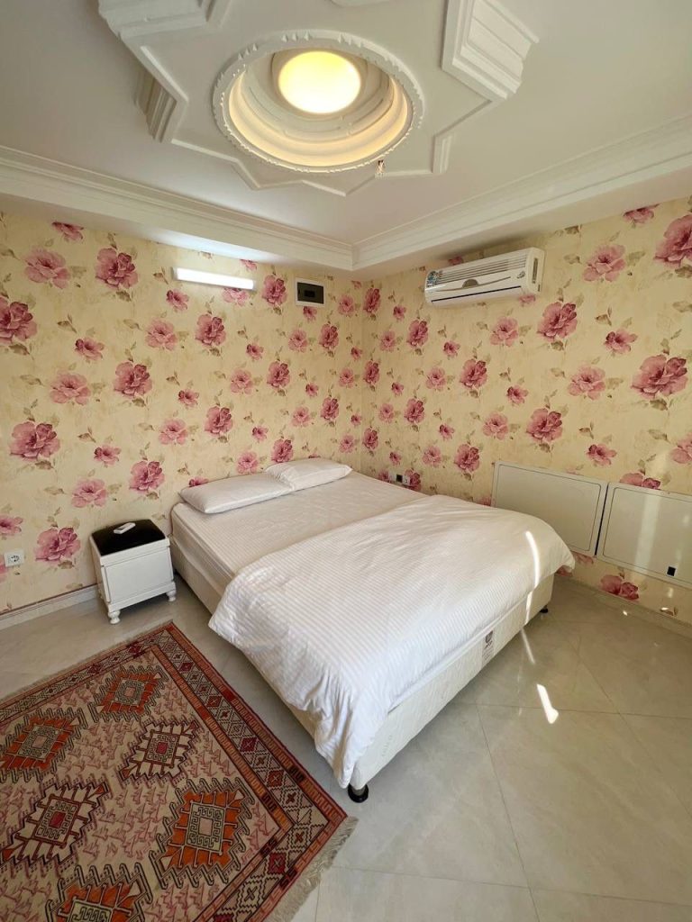 ویلا سرسره آبی